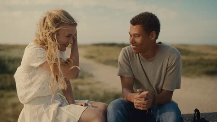 Кадр з серіалу "Високі припливи" Кадр з серіалу "Високі припливи"