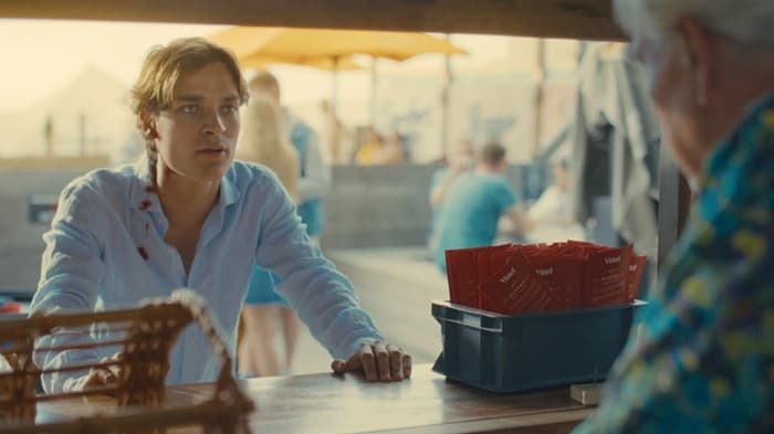 Кадр з серіалу "Високі припливи" Кадр з серіалу "Високі припливи"